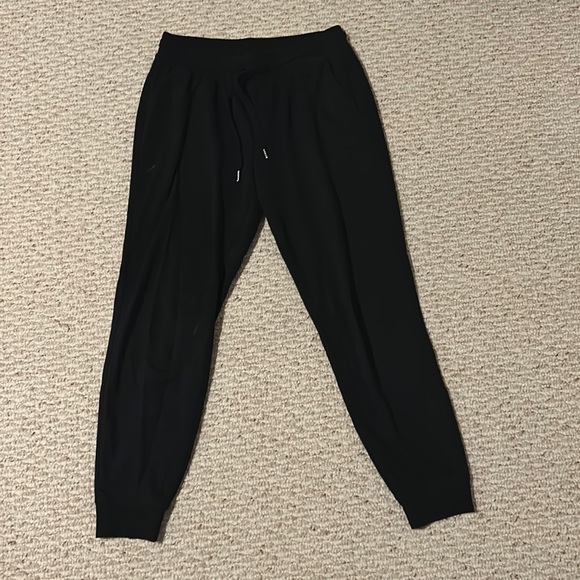 Black Old Navy sweat pants - Picture 1 of 3